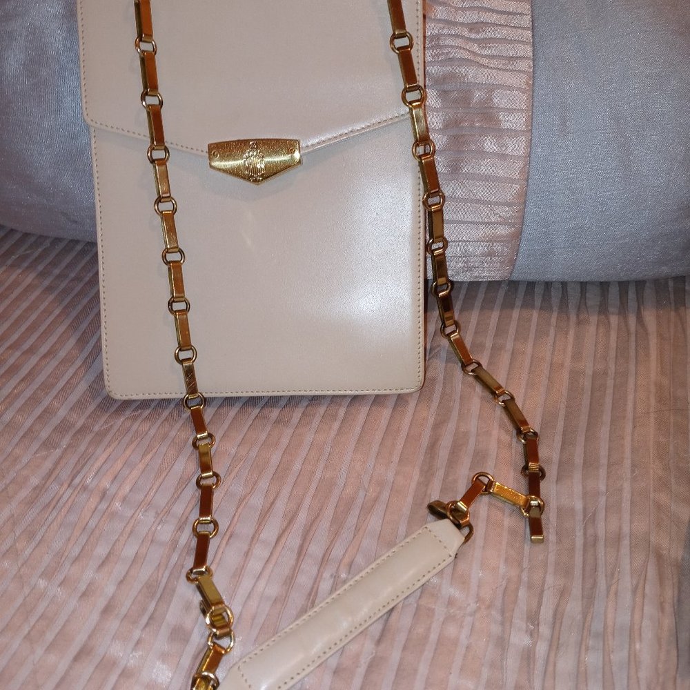 Mark Cross Vintage Cream leather purse.